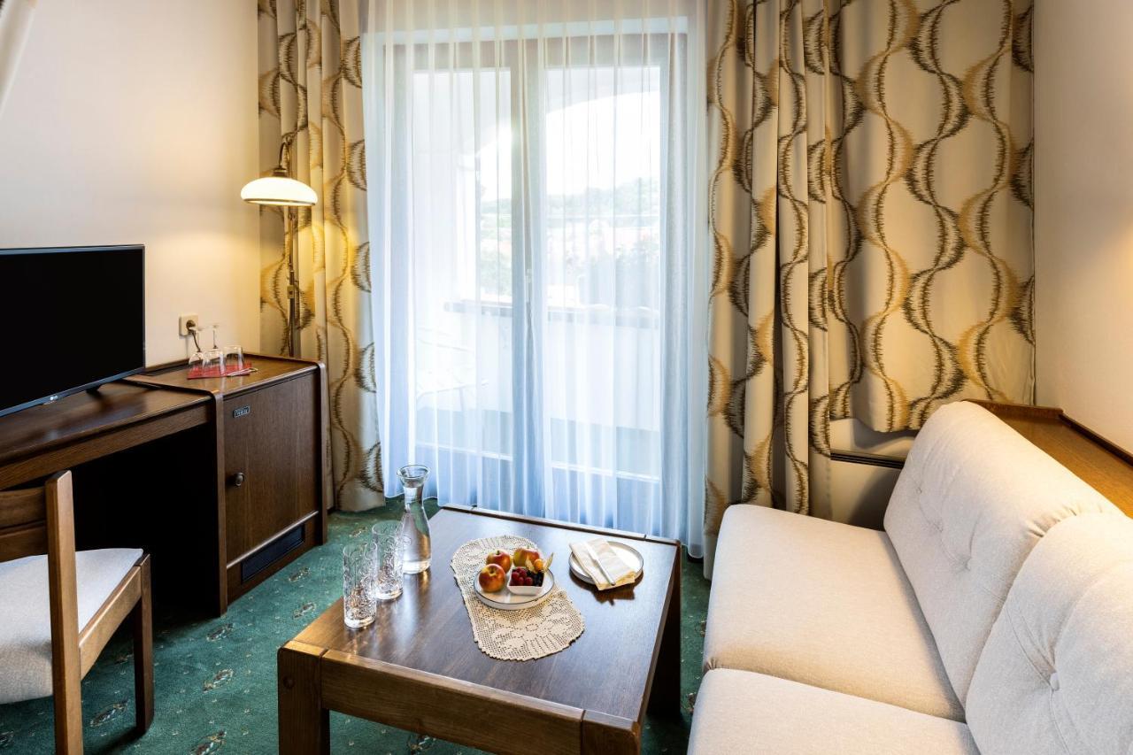 Genussgasthof & Hotel Beim Krutzler Heiligenbrunn ภายนอก รูปภาพ