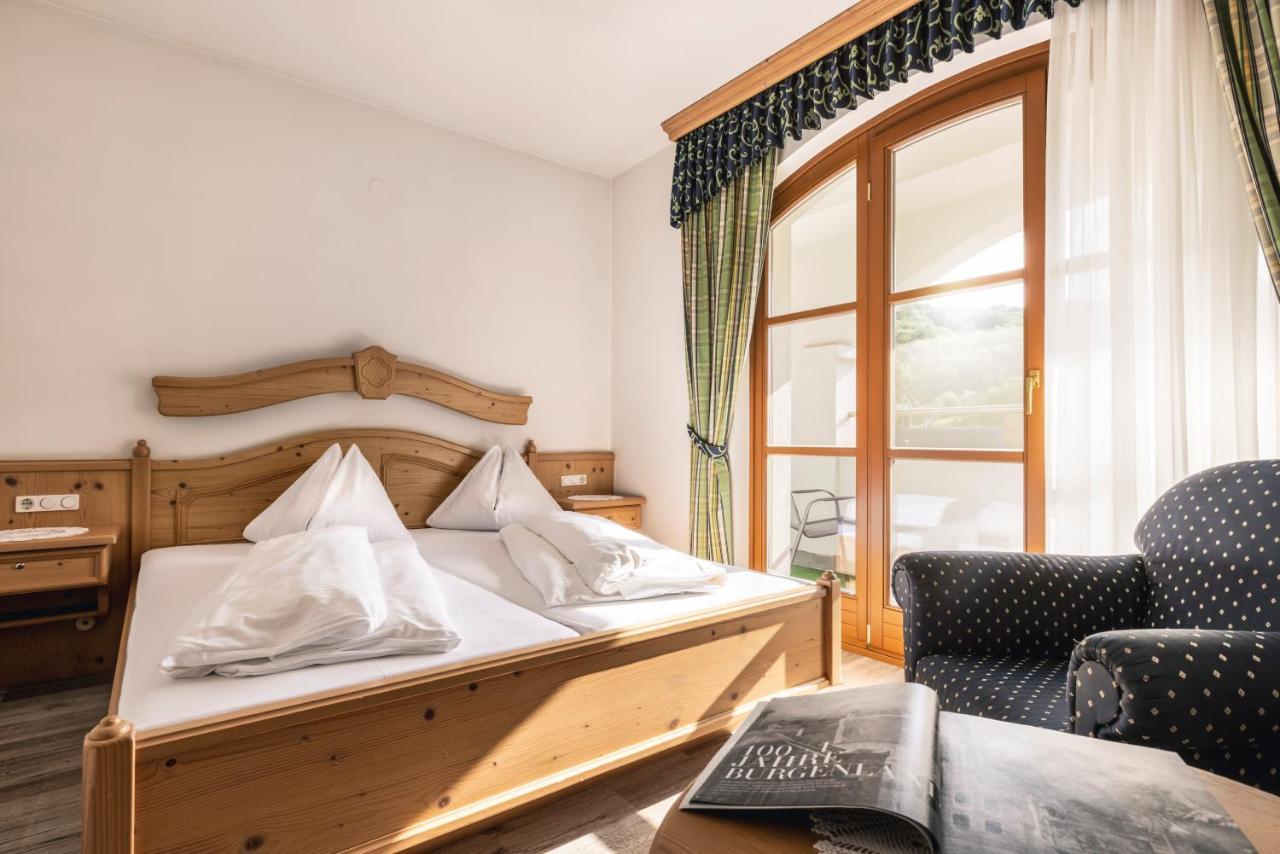 Genussgasthof & Hotel Beim Krutzler Heiligenbrunn ภายนอก รูปภาพ