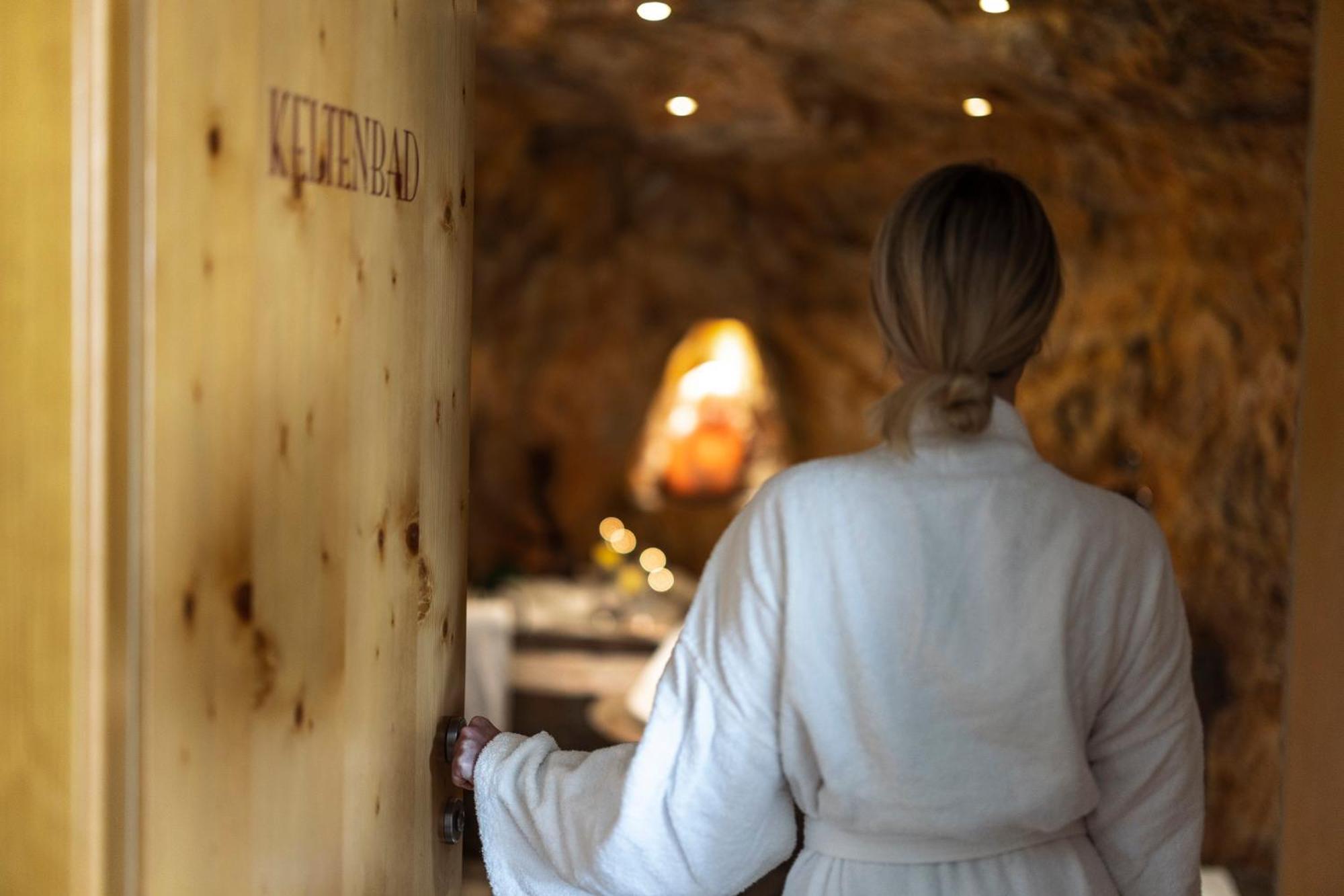 Genussgasthof & Hotel Beim Krutzler Heiligenbrunn ภายนอก รูปภาพ